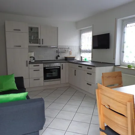 Apartment Haus Am Weinberg 2 *